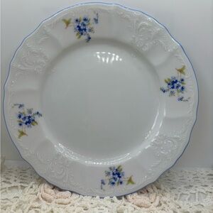 Thun 1794, a Czech porcelain manufacturer salad plate vintage